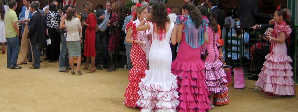 Trajes regionales en Sevilla