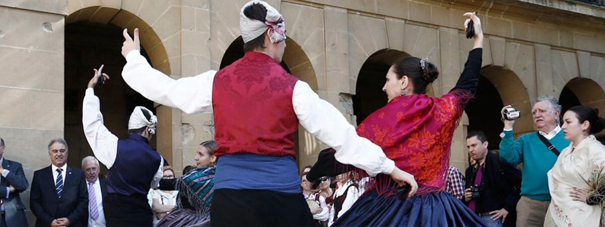 traje regional de navarra