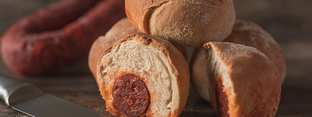 Receta de bollo preñao. | Shutterstock