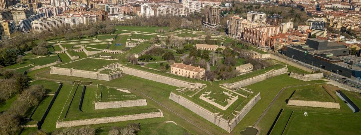 Vista aérea de la ciudadela de Pamplona. | Shutterstock 