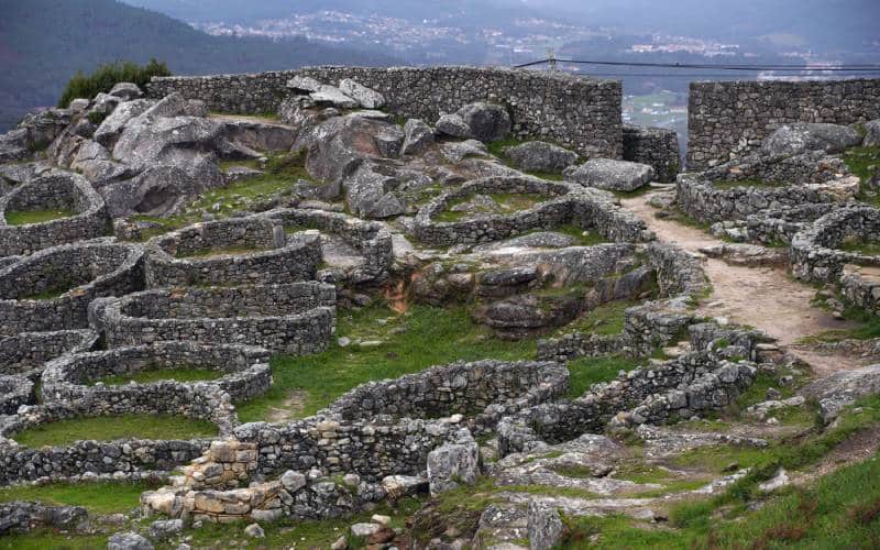 Conjunto urbano de Santa Tecla, con muralla