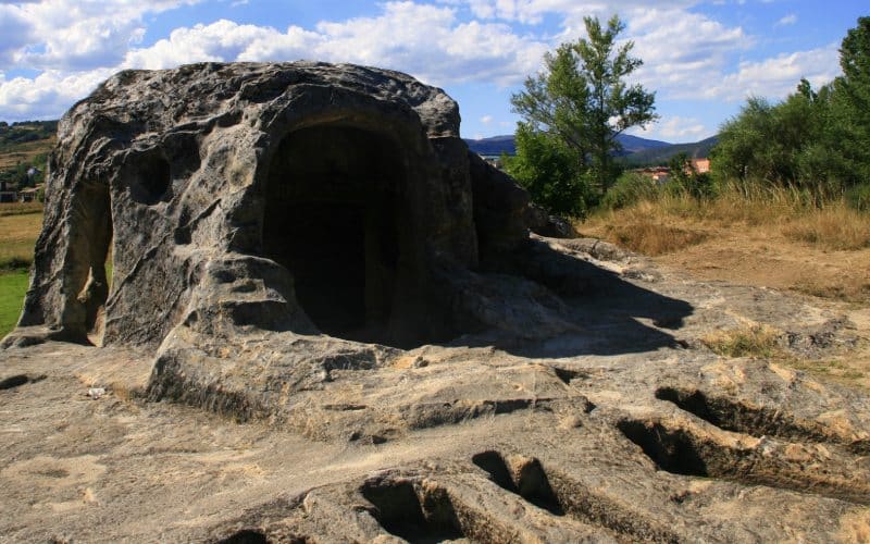 Eremitorio Rupestre de San Vicente en Cervera de Pisuerga