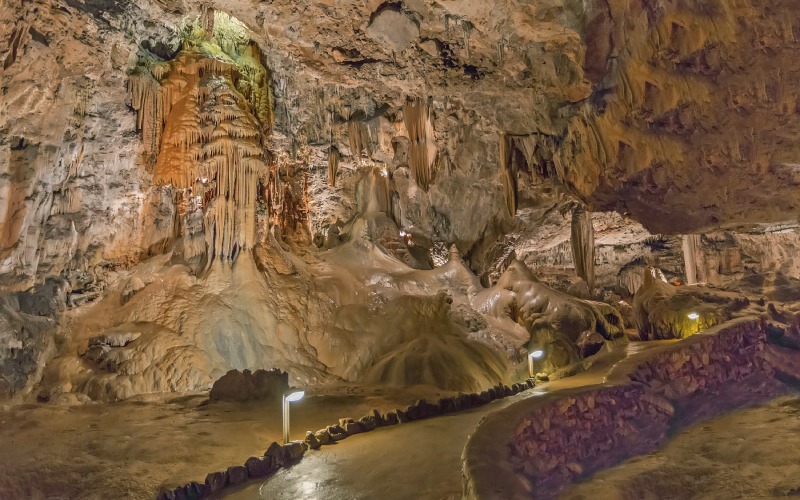 Cueva de Valporquero
