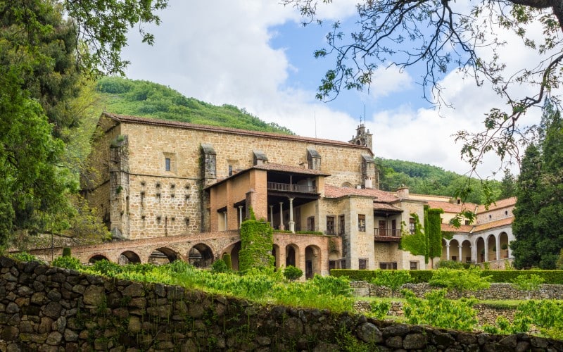 El Monasterio de Yuste fue el lugar escogido por Carlos para pasar los últimos años de vida