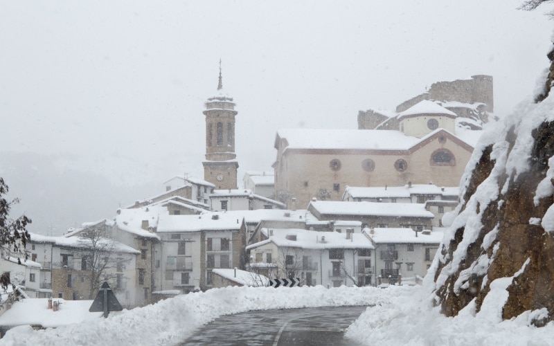 Cuando llega el frío, la nieve invade sus calles hasta crear esta estampa