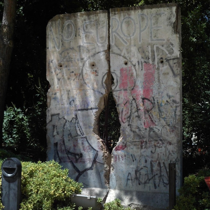 Fragmento del muro en Isla Mágica, en Sevilla
