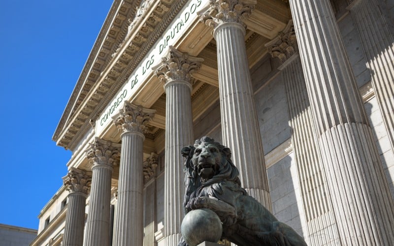León de bronce del Congreso