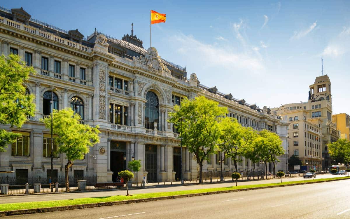 un-recorrido-por-los-bancos-m-s-imponentes-de-espa-a