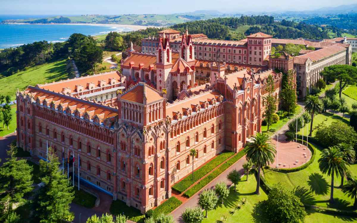Universidad Pontificia de Comillas