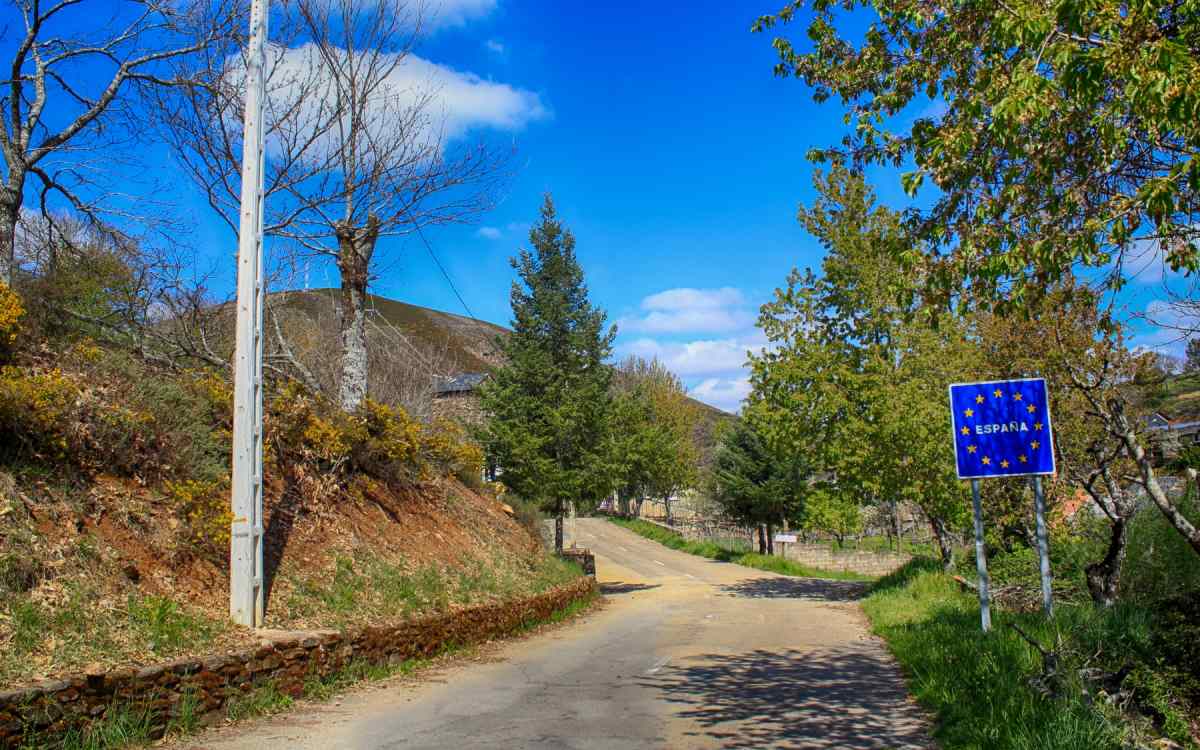 La frontera que divide el pueblo