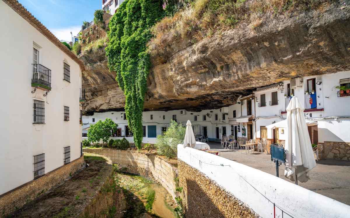 Setenil de las Bodegas