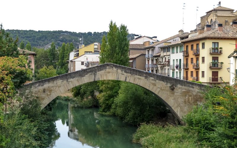 Río Ega junto al municipio de Estella, Navarra