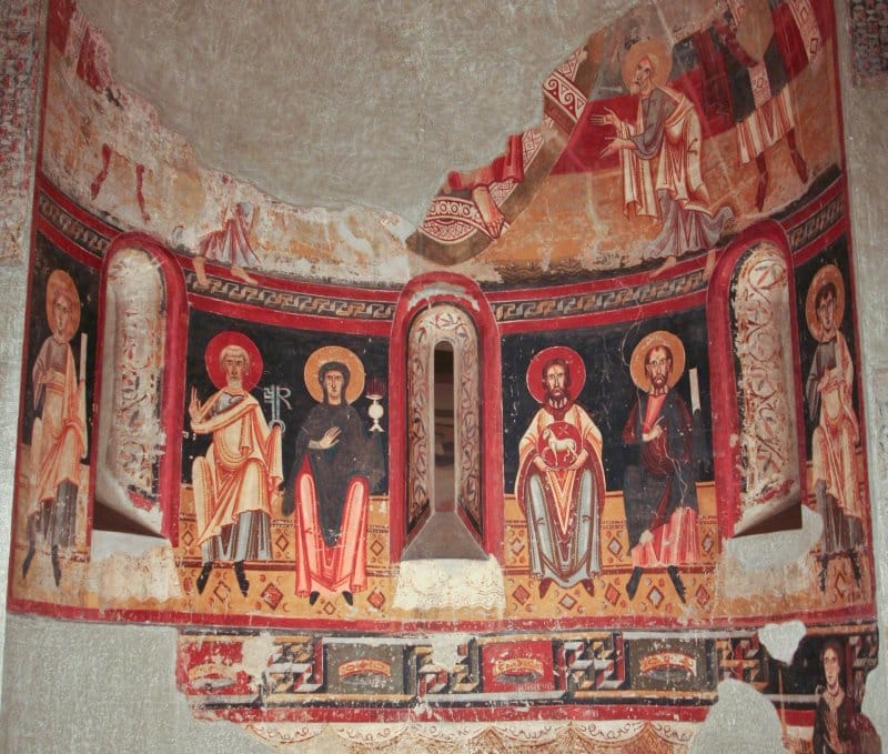 Frescos del Monasterio de San Pedro de Burgal en escapadas de otoño en España
