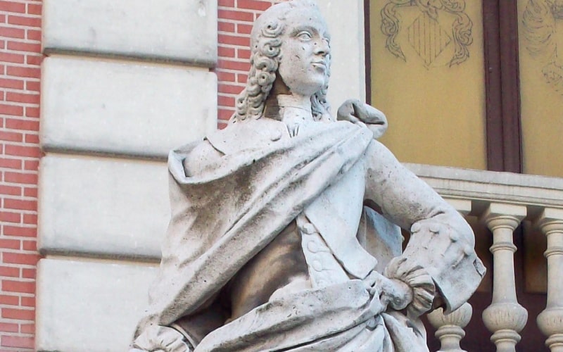 Estatua de Luis I de España, obra de Felipe de Castro conservada en el Salón de Reinos, en el Palacio del Buen Retiro