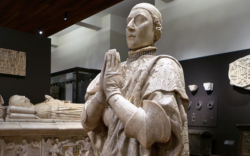 Escultura de Pedro I de Castilla, perteneciente a su desaparecido monumento funerario en el Convento de Santo Domingo el Real