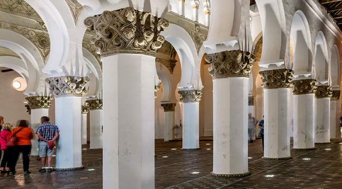 Rincones de la España sefardita: sinagoga de Santa María la Blanca, en Toledo.