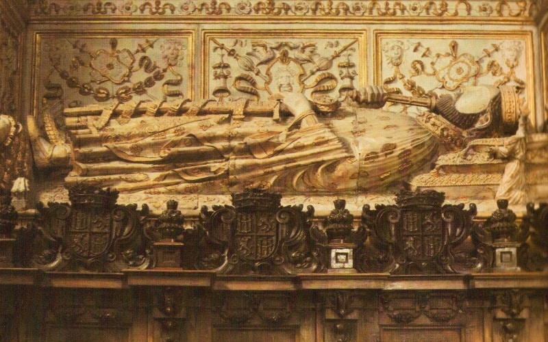 Sepulcro de Enrique II en la capilla de los Reyes Nuevos de la Catedral de Toledo