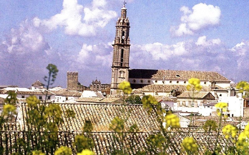 Torre inclinada de la iglesia de Nuestra Señora de la Asunción