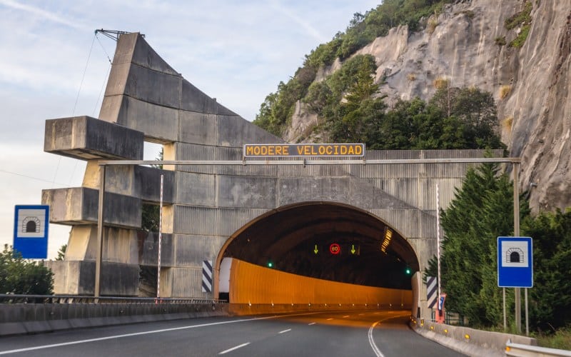 Un túnel a la altura de Castro Urdiales