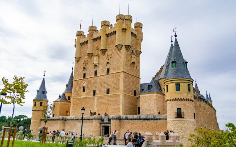 Alcázar de Segovia, El castillo de &#8216;Blancanieves&#8217; está en España