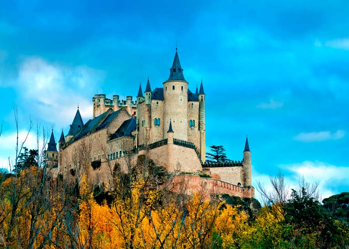 5 castillos españoles salidos de un cuento infantil Alcazar_segovia