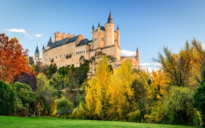 El Alcázar de Segovia desde la pradera de San Marcos