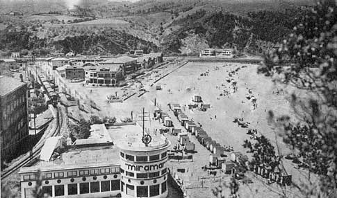 Playa de Deba en una foto antigua