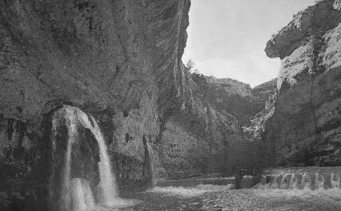 foto antigua Nacimiento del río Pitarque