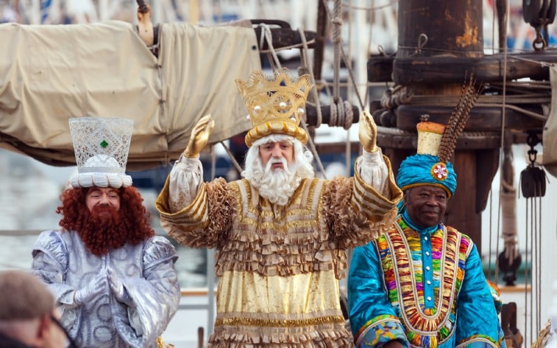 Los Reyes Magos optan por llegar en barco cuando se dirigen a Barcelona