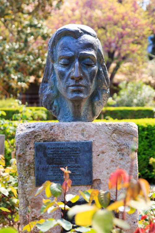 Estatua de Chopin en los jardines de la cartuja Valldemossa