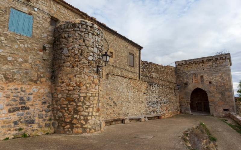 Entrada al castillo de Rello, Soria