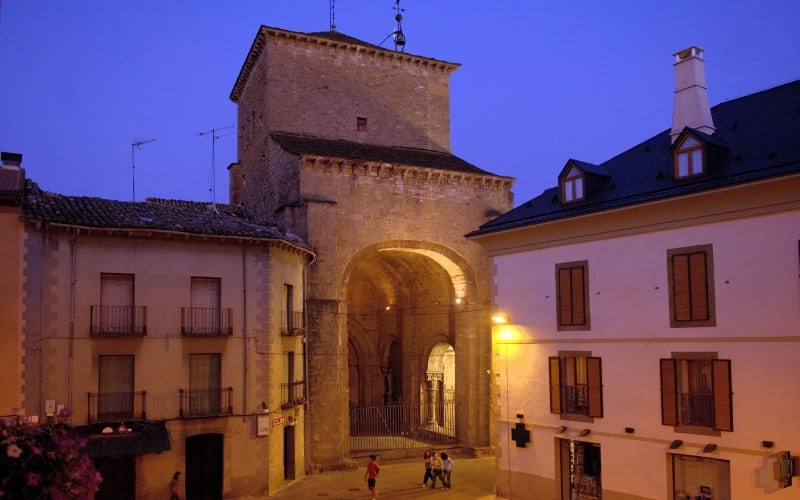Catedral de Jaca de noche