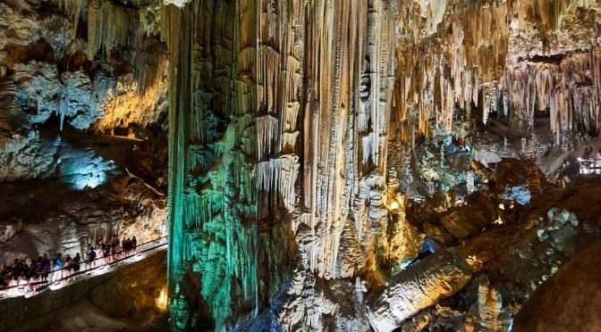 Galerías turísticas de la cueva de Nerja