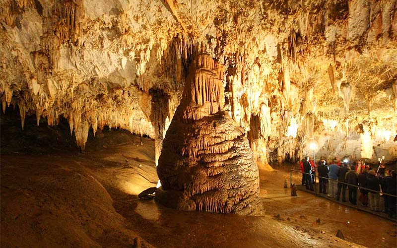 turismo en el País Vasco Cueva de Pozalagua