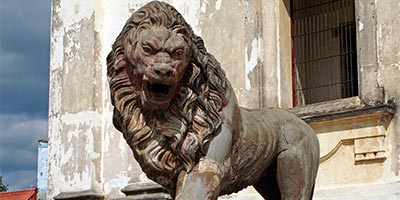 estatua caterdral leon