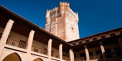 Patio interior del Castillo de la Mota en Medina del Campo