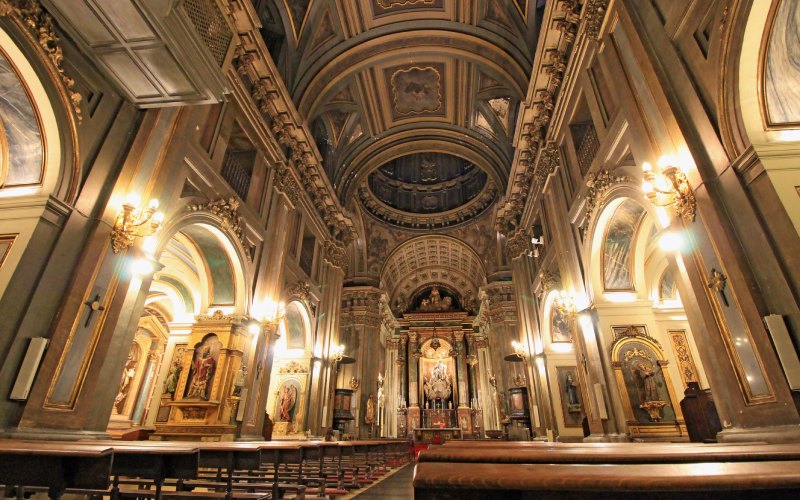 Interior de la iglesia de San José, en Madrid