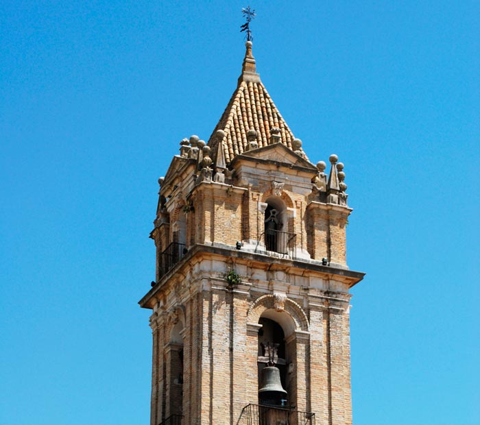 Torre de la Iglesia de la Asunción de los Ángeles en Cabra