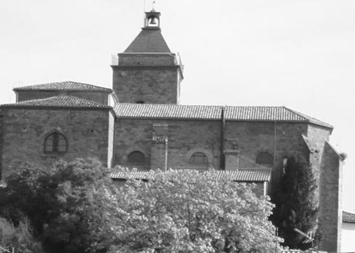 fotografia antigua Iglesia de la Natividad de Monreal