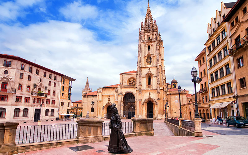 Plazas más espectaculares de España, Oviedo