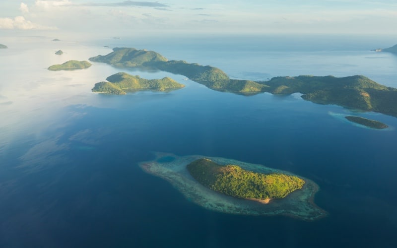 Foto aérea de las Islas Filipinas, vértice del lago español
