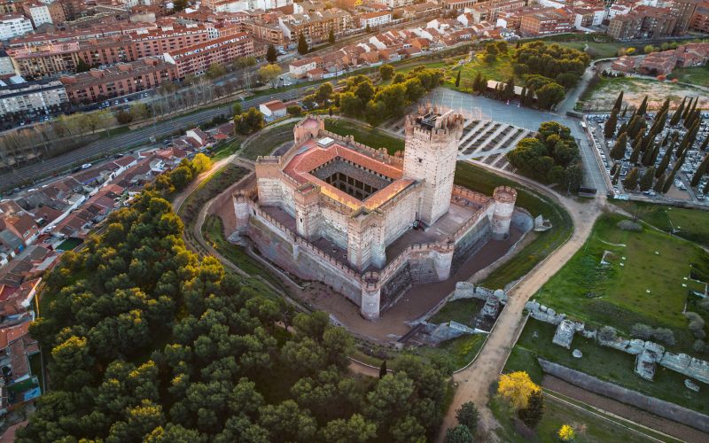 Castillo de la Mota, lugar imprescindible de Medina del Campo, desde el aire