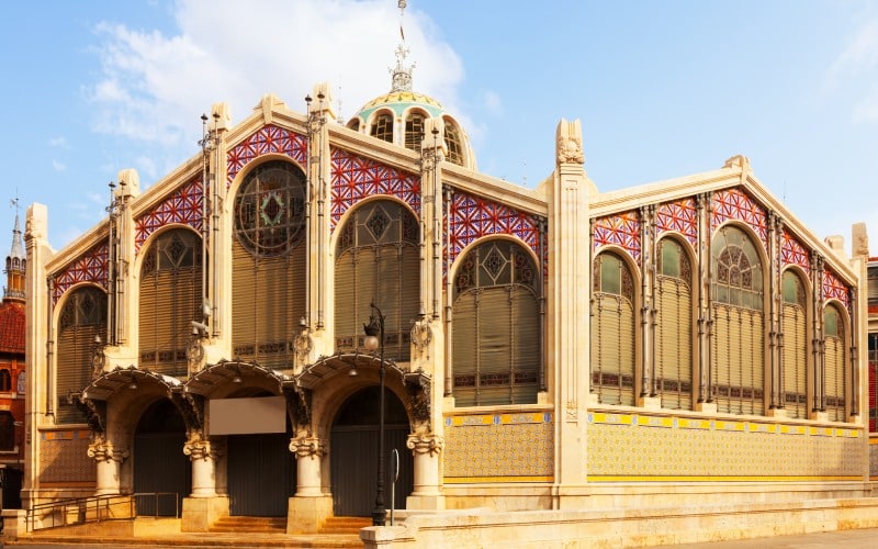 Gaudí, 6 edificios que parecen de Gaudí pero que en realidad no lo son