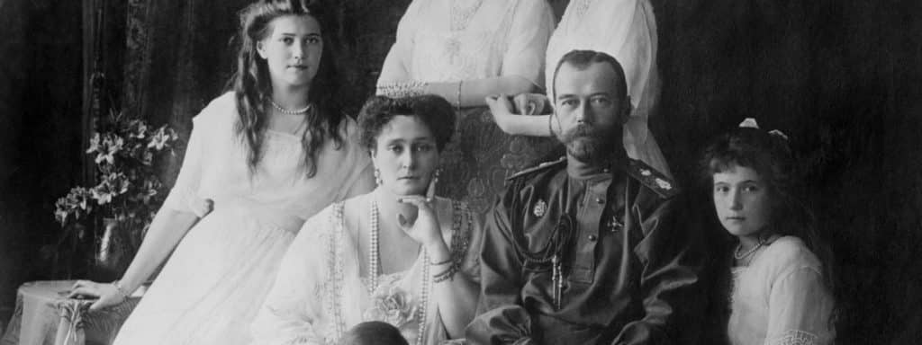 Nicolás II y familia