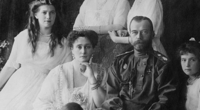 Nicolás II y familia
