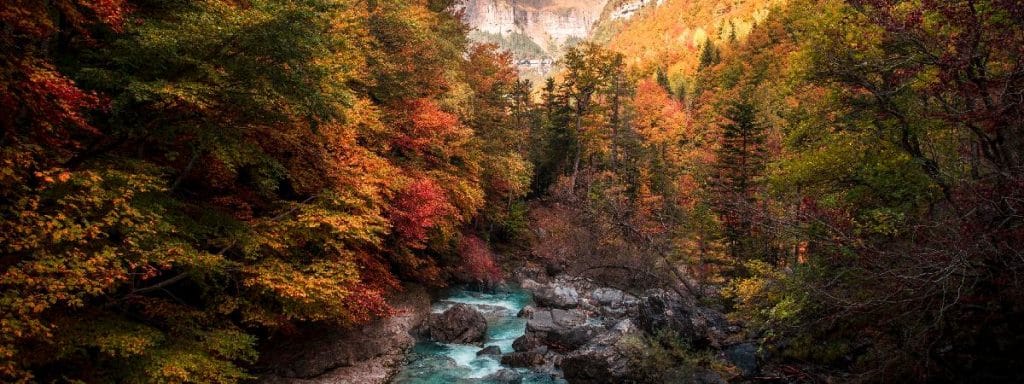 panorámica valles de españa escapada otoño