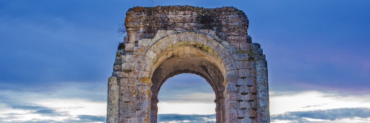 Cáparra monumentos romanos en España