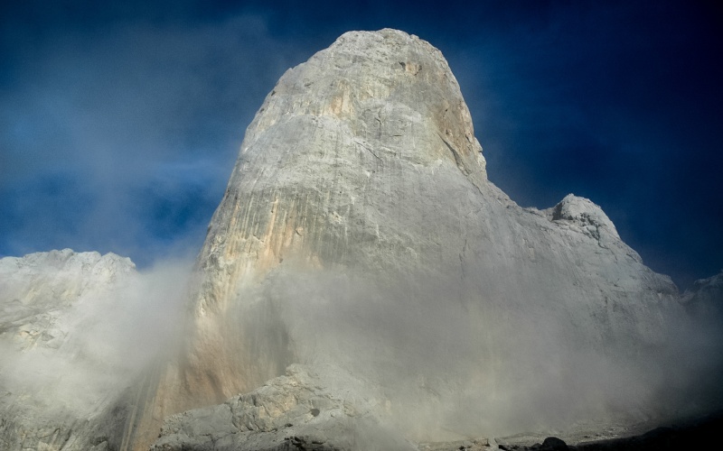 El Pico Urriellu contemplado desde su base