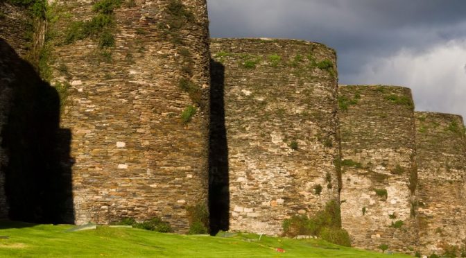 muralla, La Muralla romana de Lugo es la mejor conservada del mundo