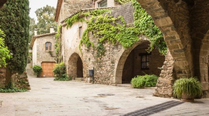 Monells, un viaje al siglo X en el corazón de Girona